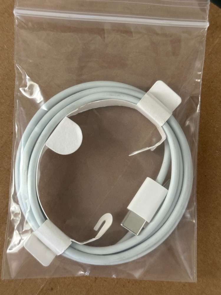 Apple 3-Foot (1m) USB-C to USB-C Charge and Sync Cable White (Type-C to Type-C)