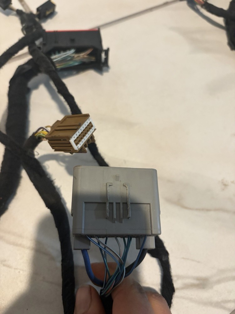 DASH WIRE HARNESS OEM DODGE CHALLENGER 68267342AC Read Description