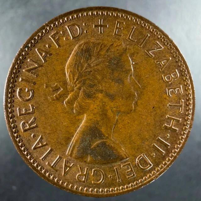 1967 Great Britain Half Penny Sharp Features Elizabeth II Bronze