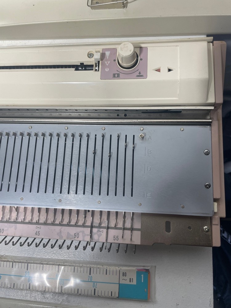 Brother Chunky Knitting Machine KH260