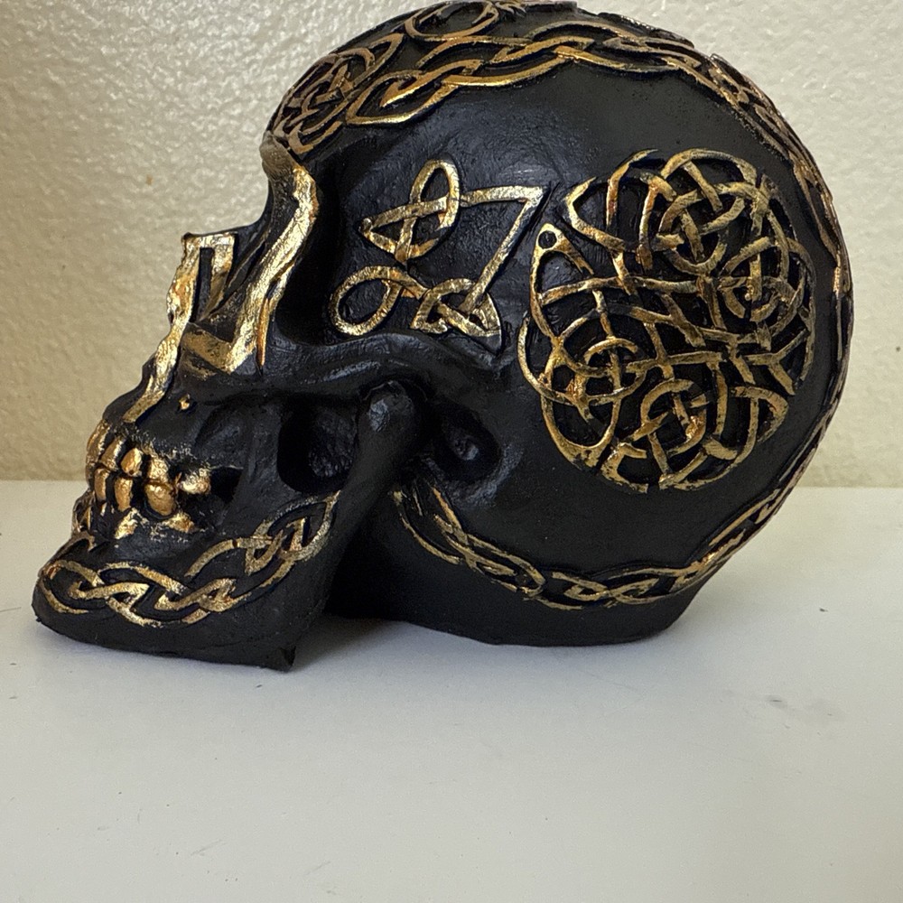 Celtic Trinity Knotwork Crusader Templar Knights Cross Black Gold Skull Statue