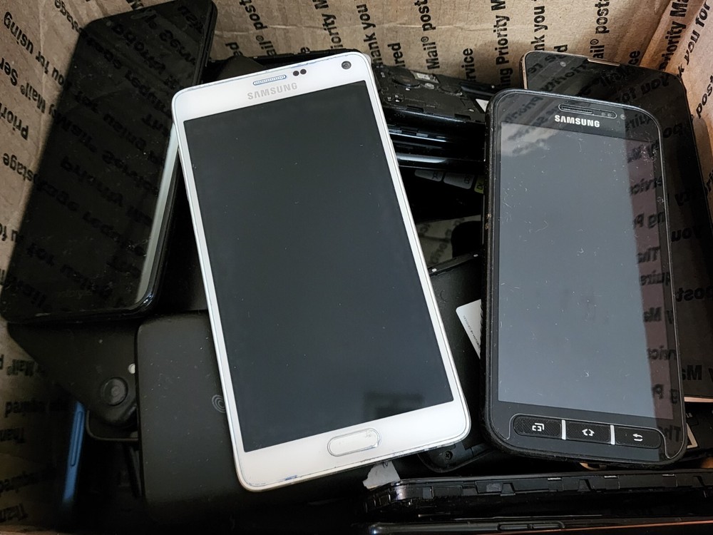 One RANDOM Smartphone - Working! | Note 4, LG G5, XCover 6 Pro - All brands