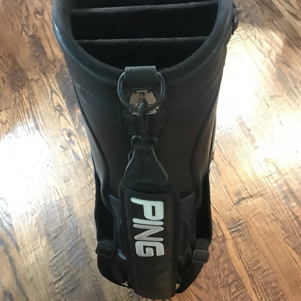 Ping Golf Bag/Pre-Owned Good Condition