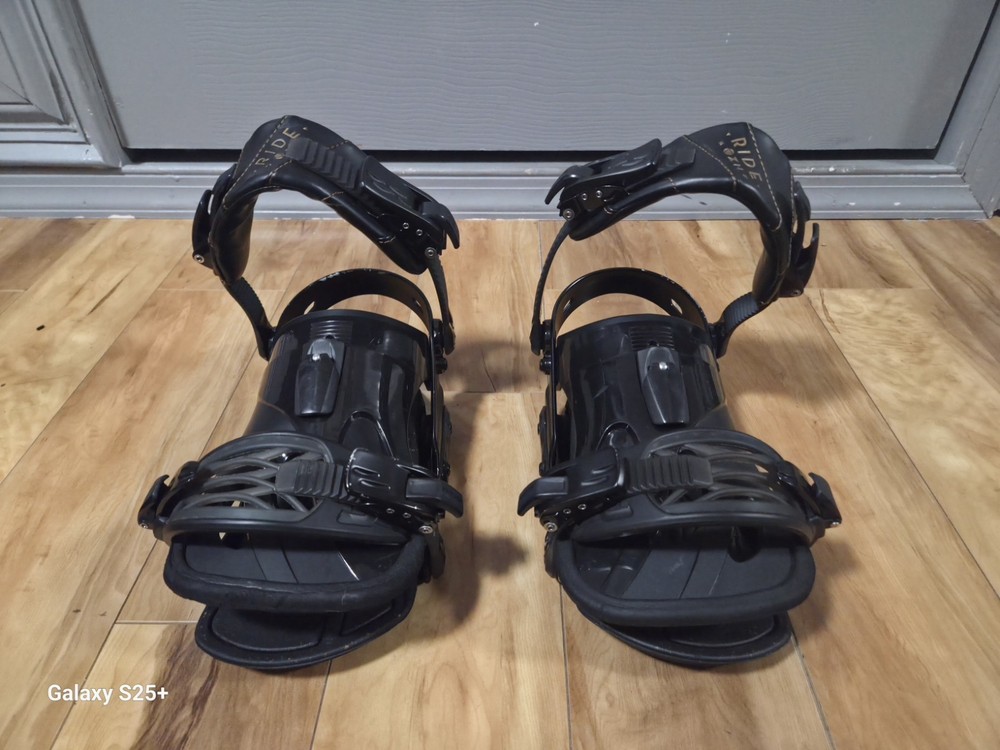 Excellent Condition T6 RIDE Binding Snowboard Size Medium. Read Full Description