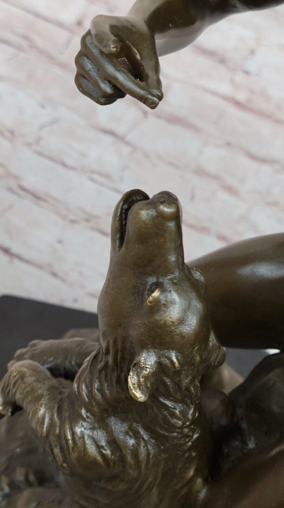 AMERICAN NATIVE TRAINING A BEAR BRONZE SCULPTURE STATUE ON MARBLE BASE ARTWORK