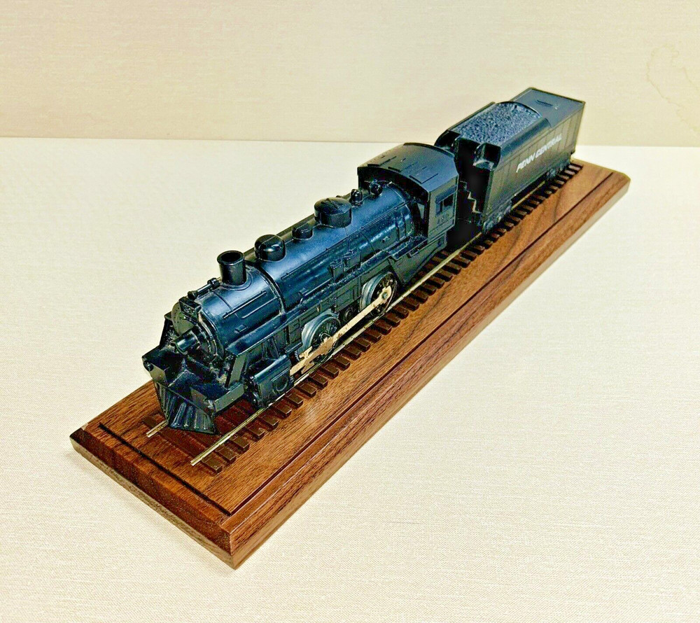 24" O Scale Model Train Display Case, Walnut Base