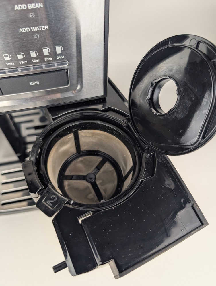 Cuisinart Custom Grind & Brew Single-Cup Coffee Maker DGB-30