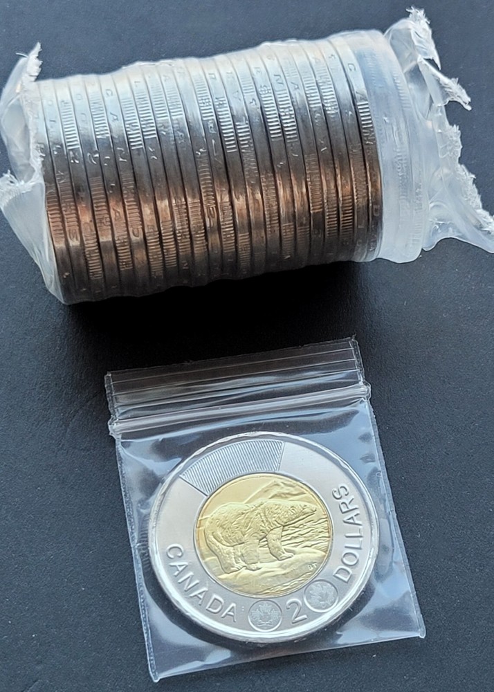*** CANADA TOONIE 2013 *** FROM MINT ROLL ***
