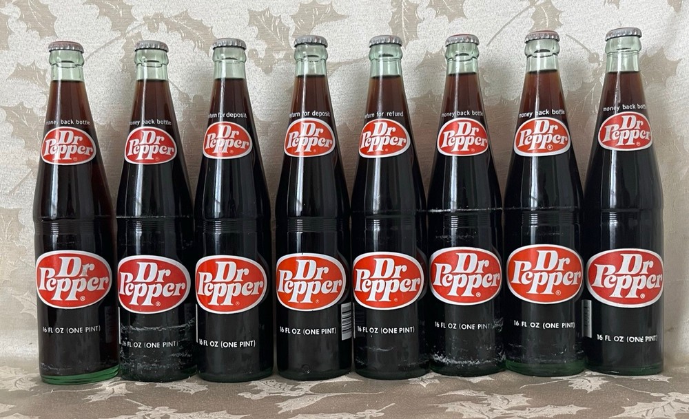 VINTAGE 16oz DR PEPPER 8-PACK CARRIER