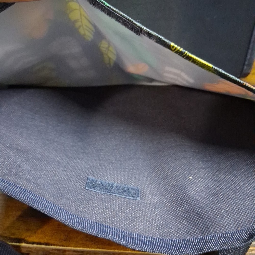 Gently Used Thirty One Get Creative Caddy Falling Feathers