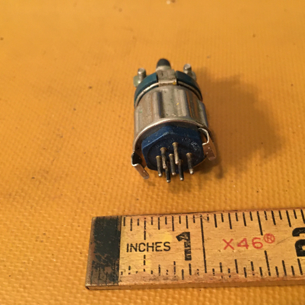 1 Amphenol 7 pin Male Circular Connector
