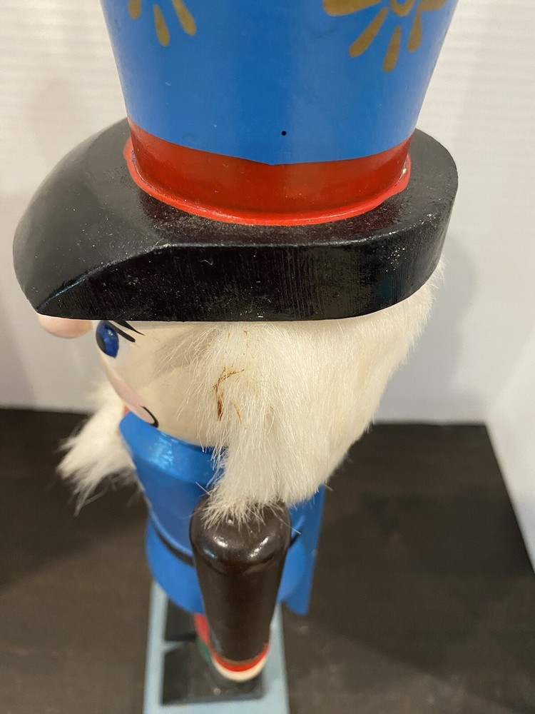 Nutcracker Holding Bugle 17 1/2 in