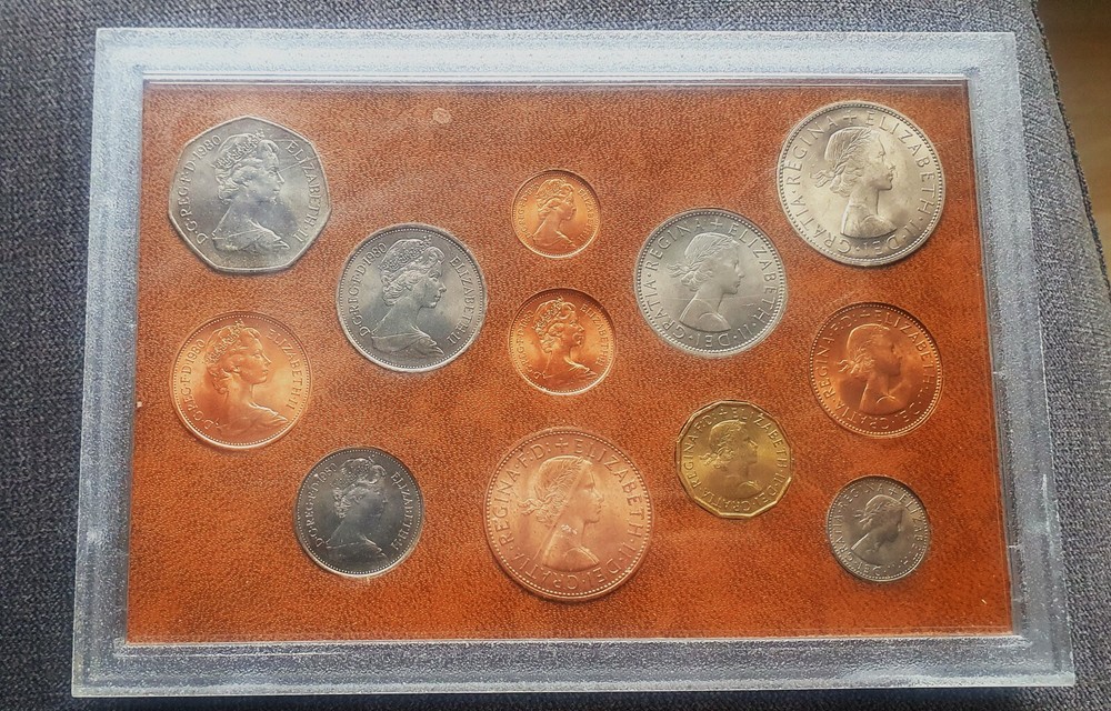 BUNDLE OF BRITISH COINS