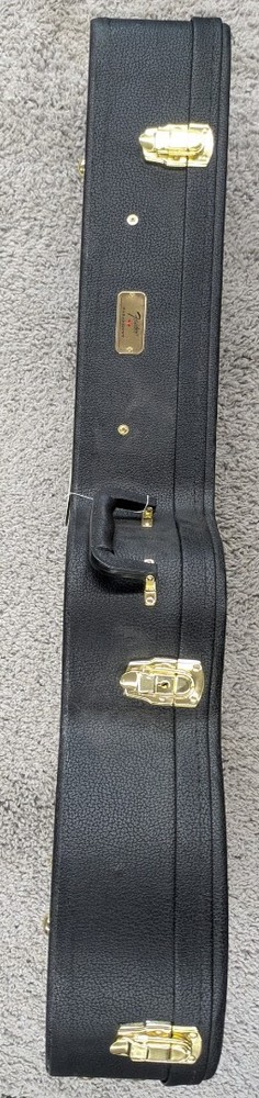 Fender Deluxe Black Paramount Dreadnought Hardshell Guitar Case