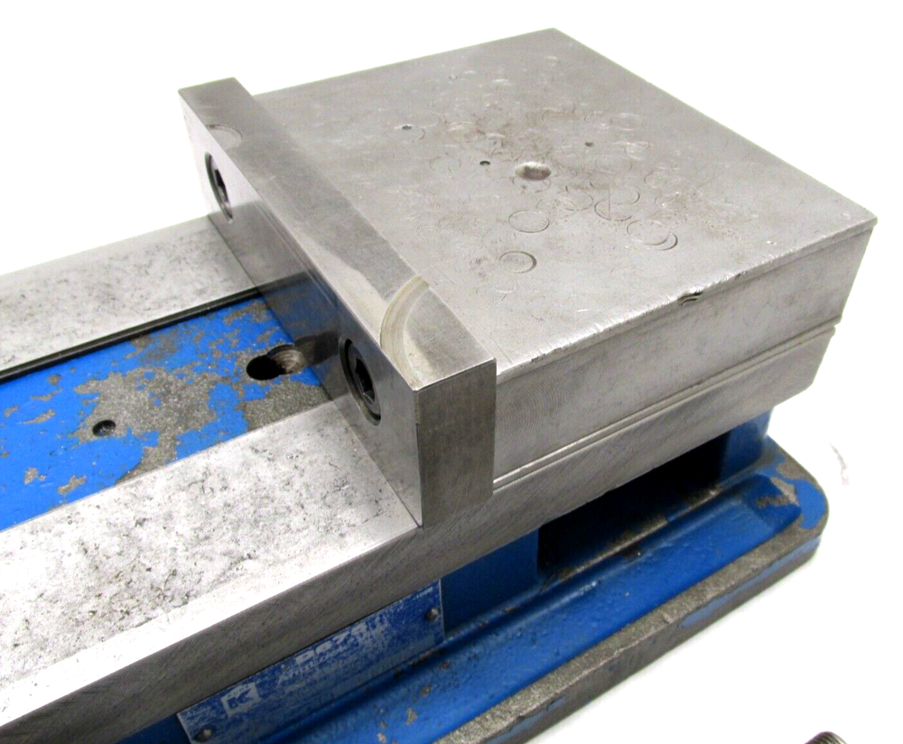 KURT ANGLOCK 6" MILLING MACHINE VISE w/ JAWS & HANDLE - #D675