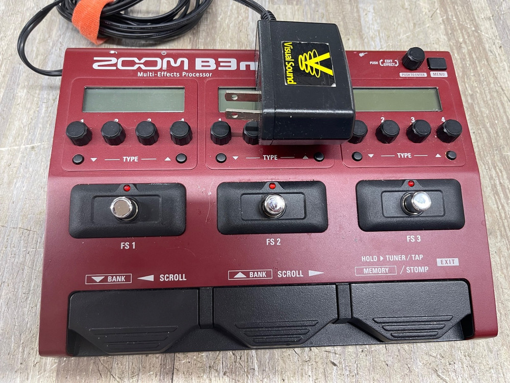 zoom g3n multi-effects processor Guitar Pedal NICE BARELY USED  W/ CHARGER
