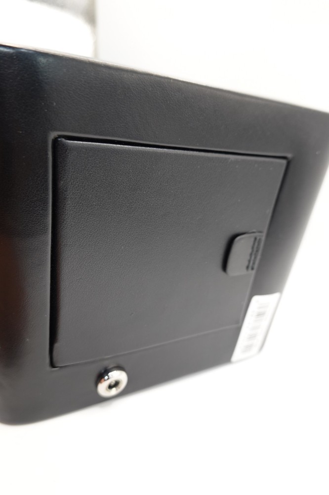 Wolf Single Watch Winder Model M2.1 New Batteries Works.