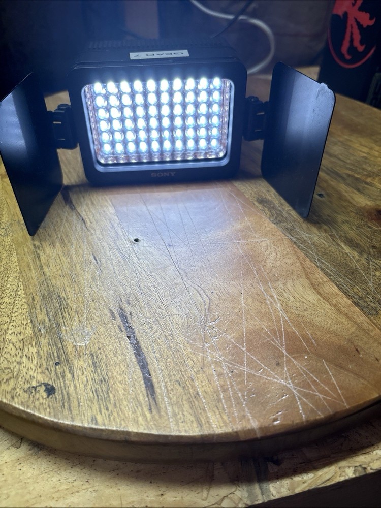 Sony HVL-LE1 Video  Camera Light - Tested