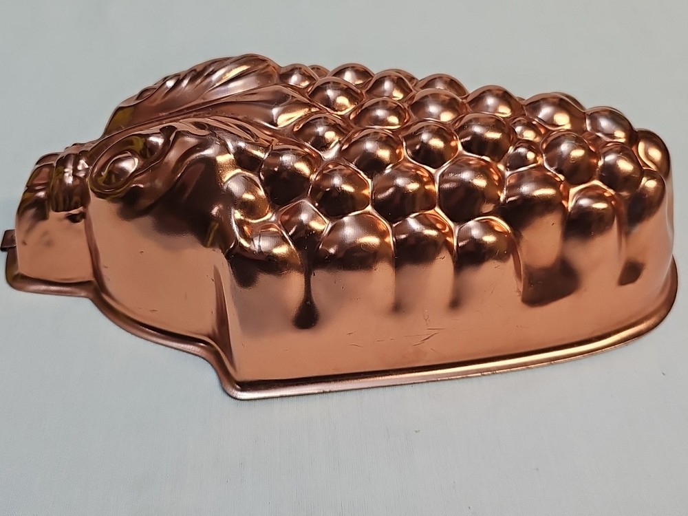 Vintage Grape Copper Mold / Mould Kitchen Wall Hanging, 4 cups