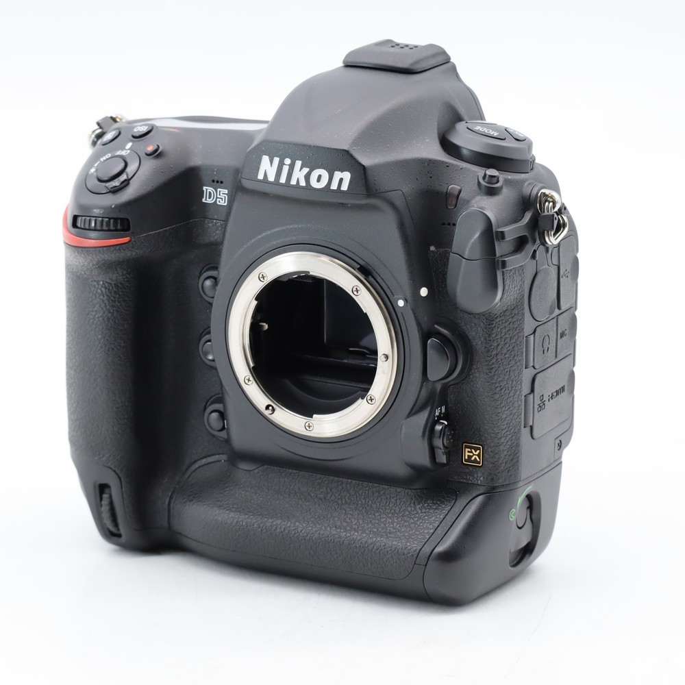 Nikon D5 (XQD-Type) (Shutter Count:57206)