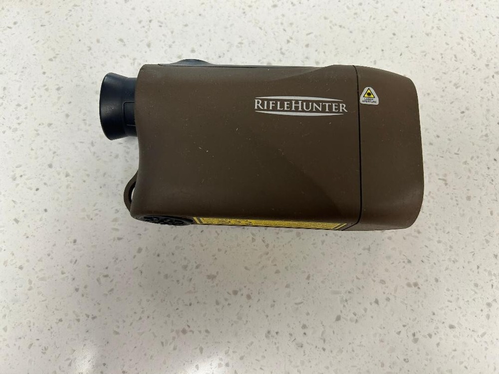 Nikon Riflehunter 550 Laser Rangefinder Bundle