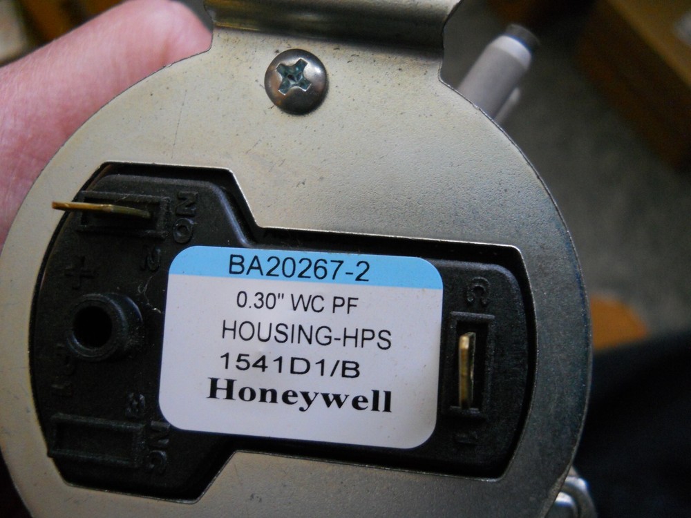 New In Box OEM BA20267-2 Pressure Switch BA20267