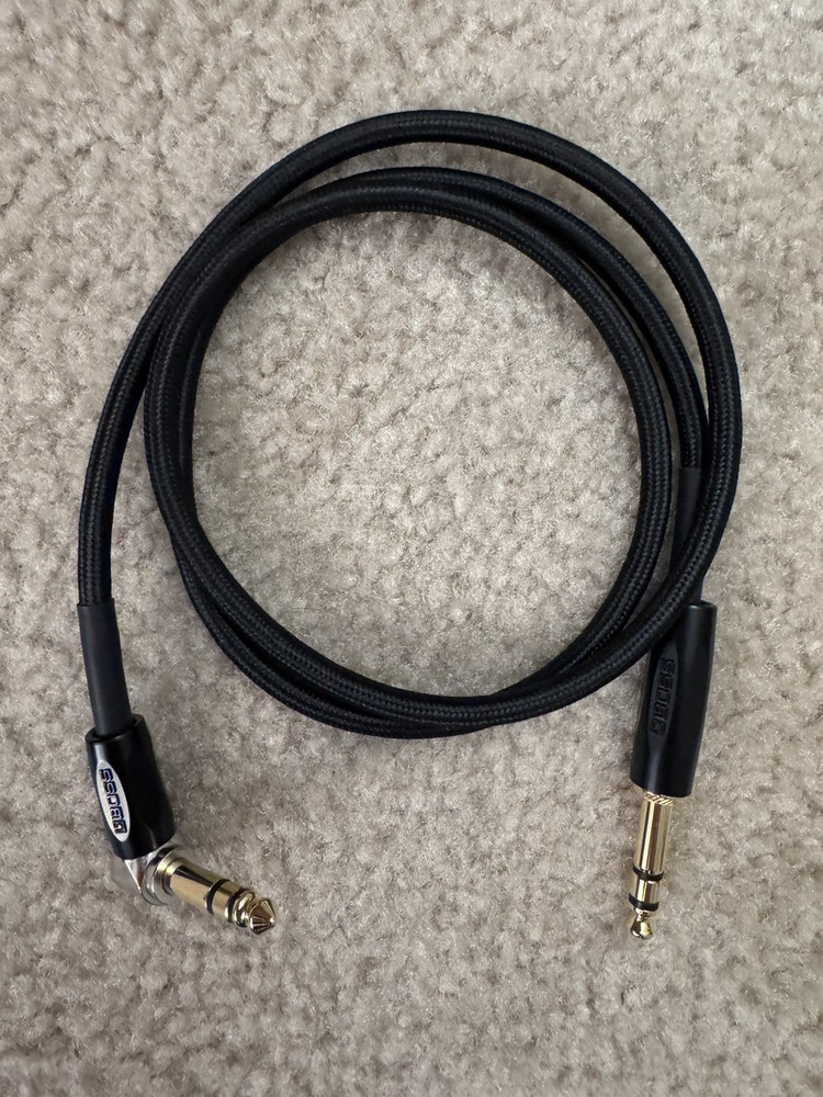 Boss TRS Cable - 3 FT - ST-RA For Boss Effects