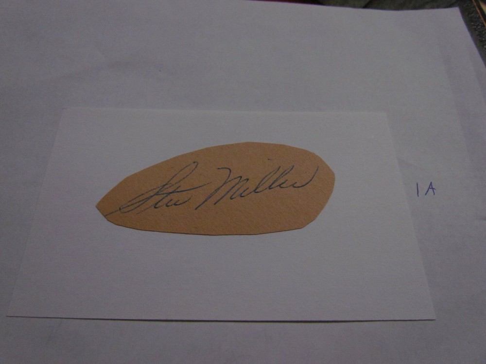 Stu Miller Autographed Cut on Index Card