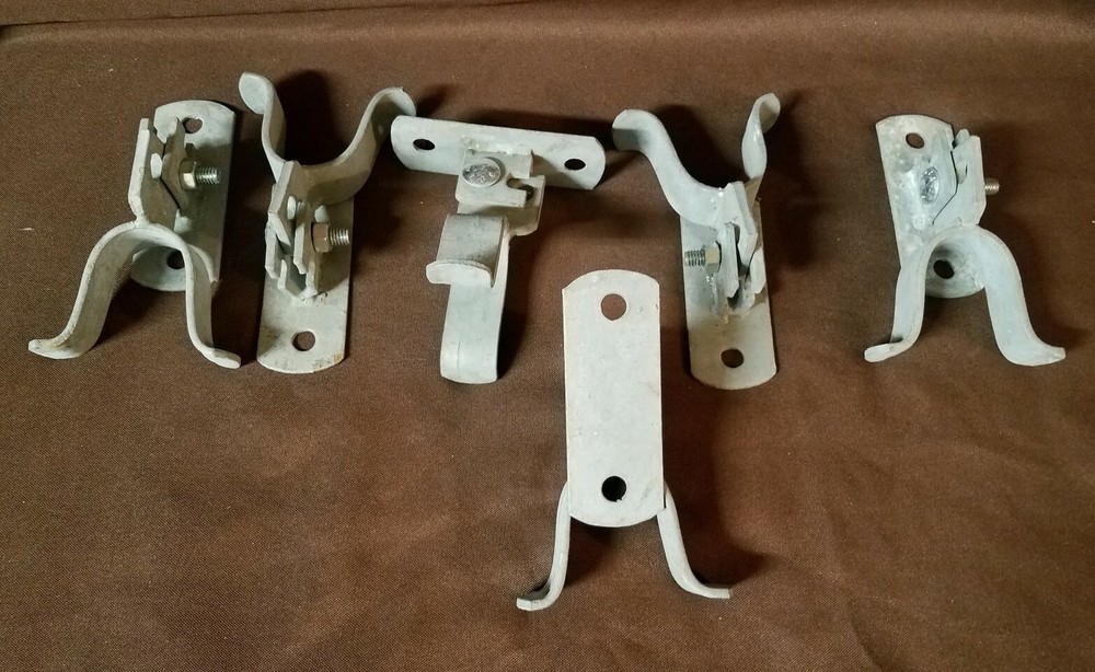Wall Mount Gate Latch for 1-3/8 Chain Link Fence pipe, Lockable, Galvanized
