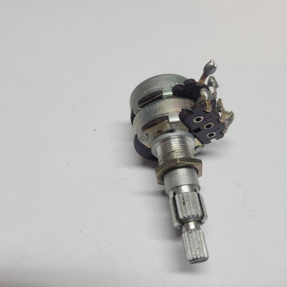 AKAI 4000DS MKll Mic/Line potentiometer left side.
