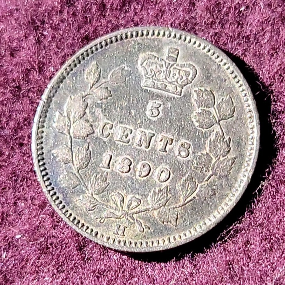 1890-H Canada 5 cent silver - Solid VF/XF (darkly toned) stk#K951