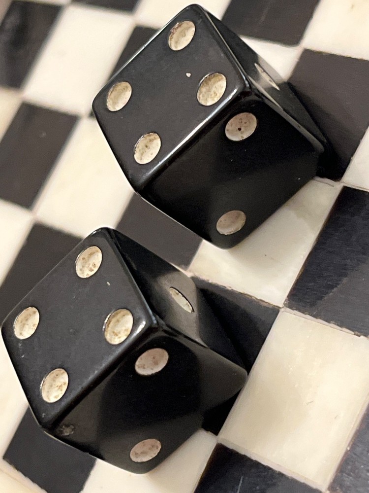 Old black bakelite dice HTF SIZE 011926@