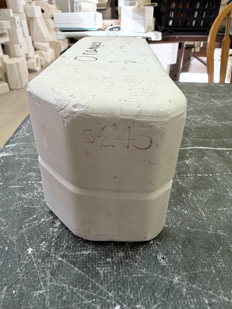 VINTAGE SCIOTO CERAMIC MOLD #S-243 ORANGES