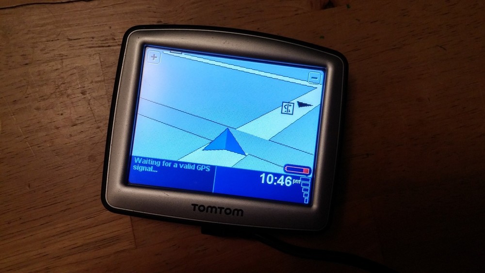 TOMTOM N14644 GPS NAVIGATION unit