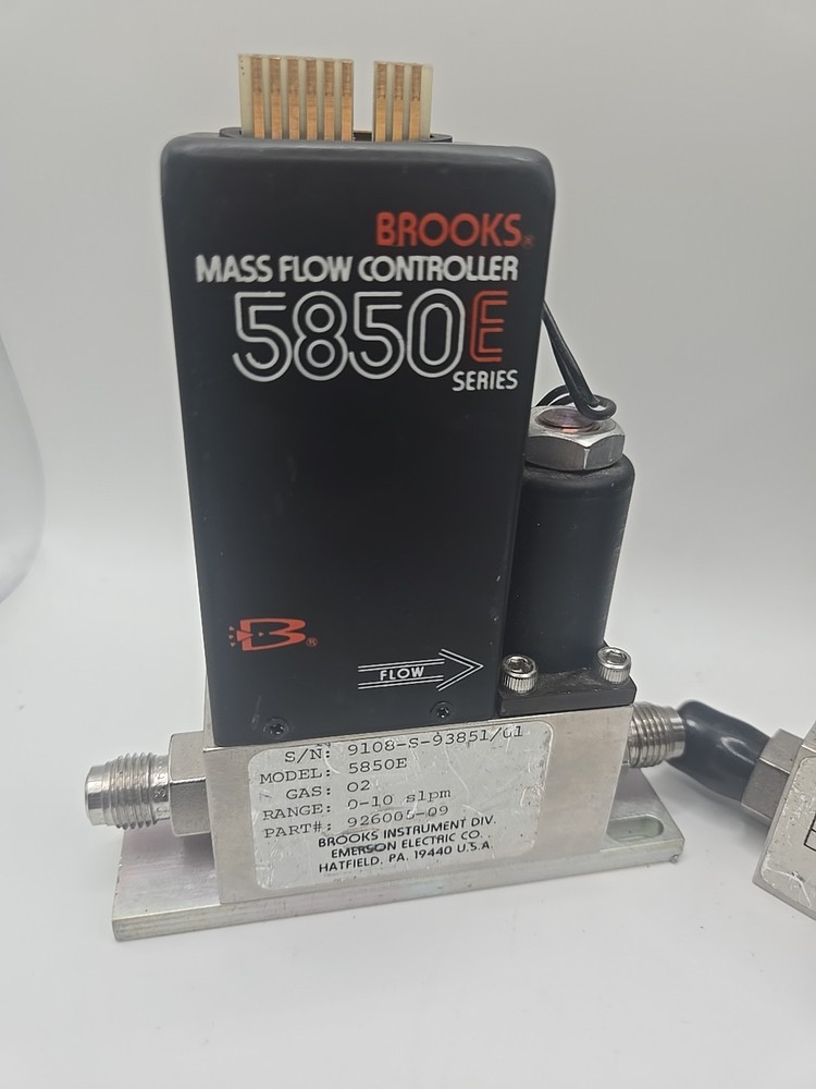 Brooks Mass Flow Controller 5850e (Pair)