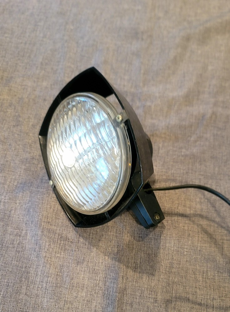 vintage mobilite movie light