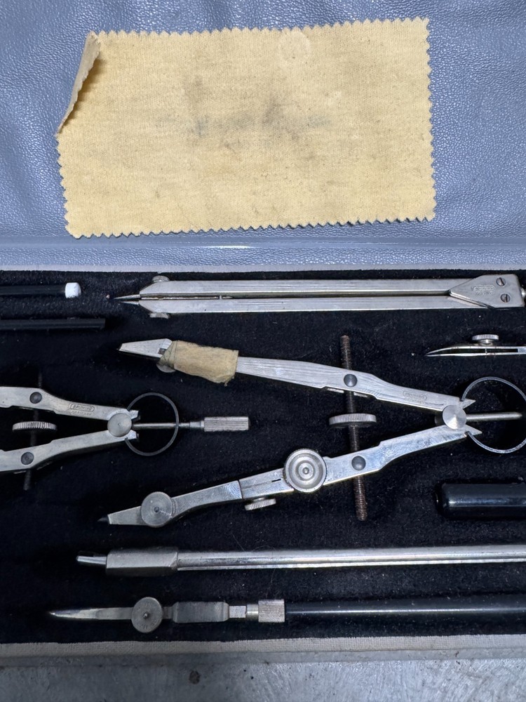 Scola Studio 1267 Drawing Drafting Compass Set Hard Case.