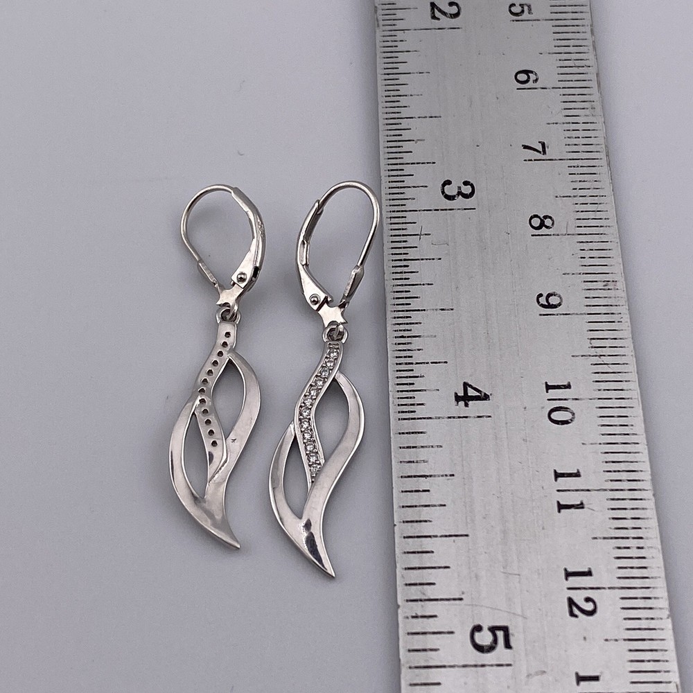 Leaf Shaped Design Extraordinary Beautiful Sterling Silver925 Ladies Earring