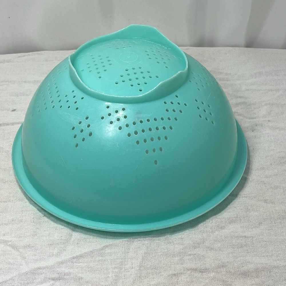 Vtg Tupperware Green Colander 10" Plastic Sieve 339