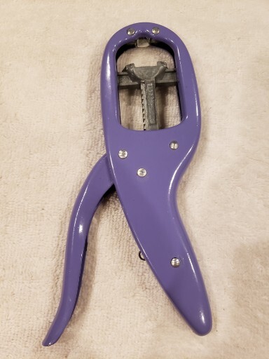 Fascinating Crackerjack Nut Cracker Crabs Lobsters Ice Violet Gloss Box Vintage