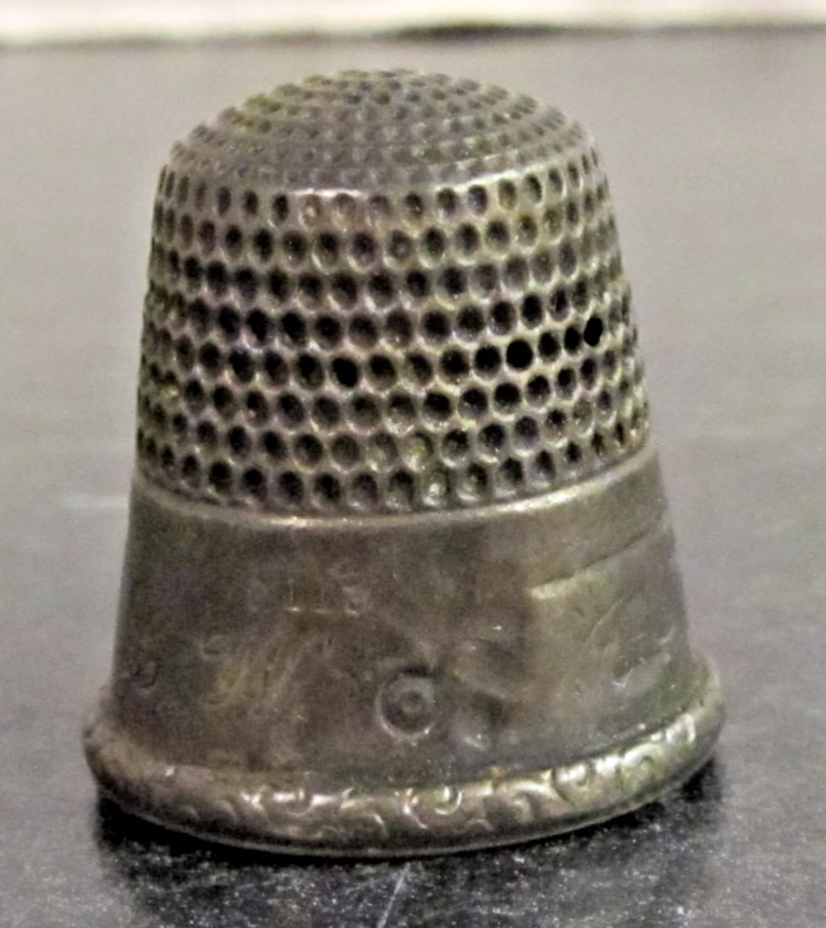 Victorian Simon Brothers Sterling Silver Hand Etched Thimble Size 11 Engraved