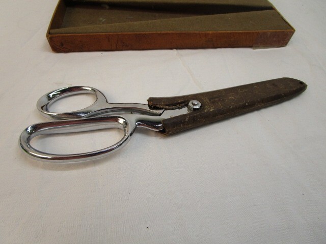 Gingher 8 inch Tailor Scissors with Knife Edge - 01-005288
