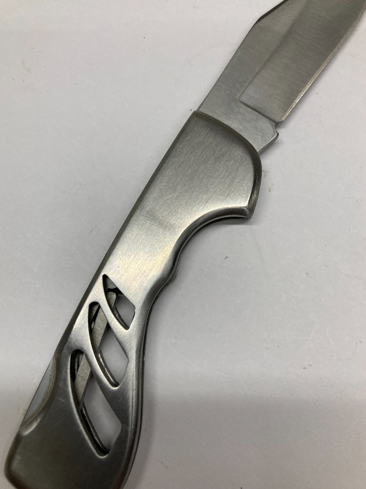 Master Silver Folder w/Plain Blade, Clip, Lockback YD-8009