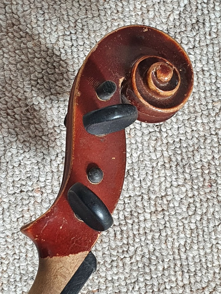 nice & old 3/4 Violin violon "Stainer" branding" nicely flamed!