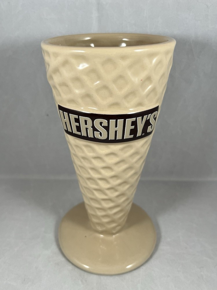 Large Hershey's Ceramic Ice Cream Waffle Cone Cup Beige Billco Int'l 7"