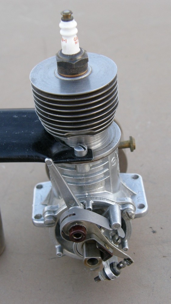 OK 60 TORONADO RACEWAY TETHER CAR / MARINE Spark Ignition Model Engine