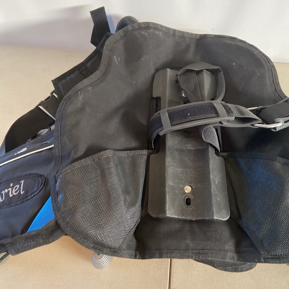 Mares Ariel Diving Vest Size Medium.