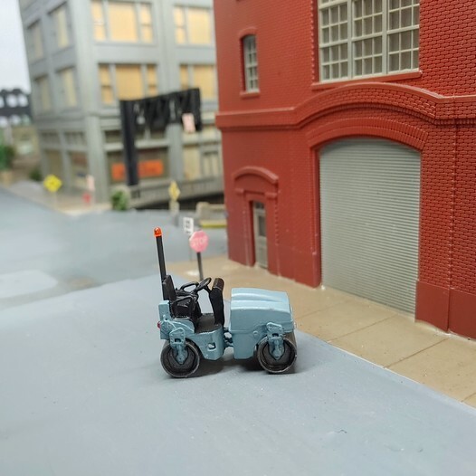 1/87 HO Scale Custom Built 4 Ton Caterpillar Vibratory Asphalt Roller