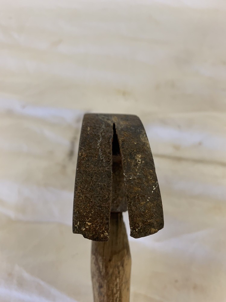 Good Used 16 Oz Wood Handle Claw Hammer