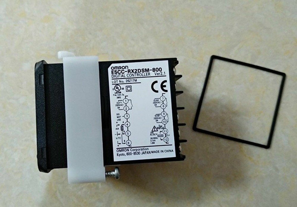 New Omron Temperature Controller E5CC-RX2DSM-800 24DC/AC Fast Shipping 1pcs